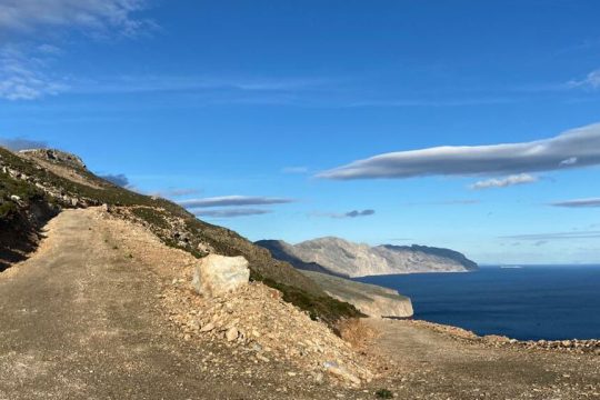paranomoi dromoi amorgos